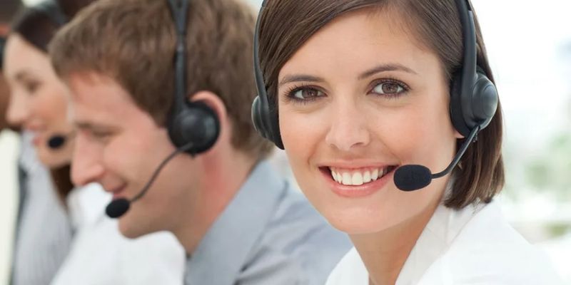 Gọi điện đến hotline là phương thức phản hồi nhanh chóng nhất